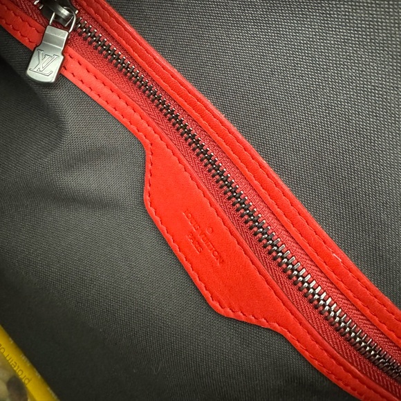 Louis Vuitton Travel bag special color, as new! Used twice, 100% authentic - Picture 7 of 8